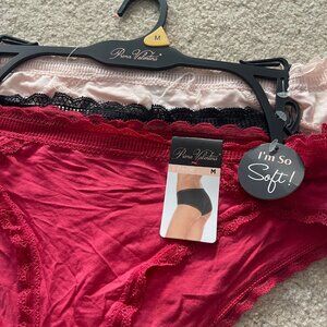 Prima Valentina New and a set, Comes with hanger and tags, Medium size